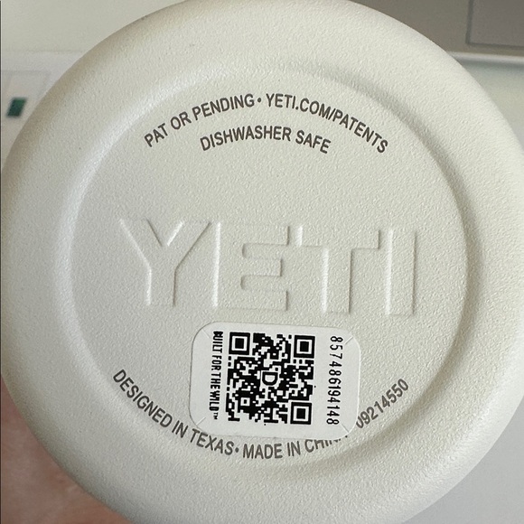 Limited Edition White Claw Yeti Can Cooler with Stash Can - Picture 8 of 8